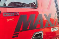 豪沃MAX480马力新款牵引车到店，新前脸更时尚霸气