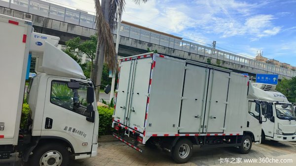 深圳宇轩车业上汽大通冷藏车，打折优惠，降0.3万，赶快抢购！