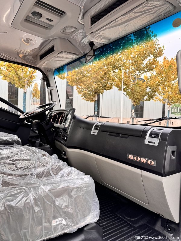 豪沃金悍将潍柴151马力宽体平板载货车