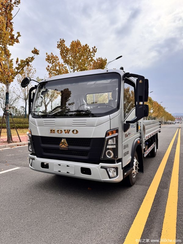 豪沃金悍将潍柴151马力宽体平板载货车