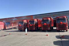 恭喜巩师傅，李师傅 喜提解放J6G载货车