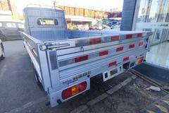 黄金小卡到店，终身质保大容量电池超长续航，