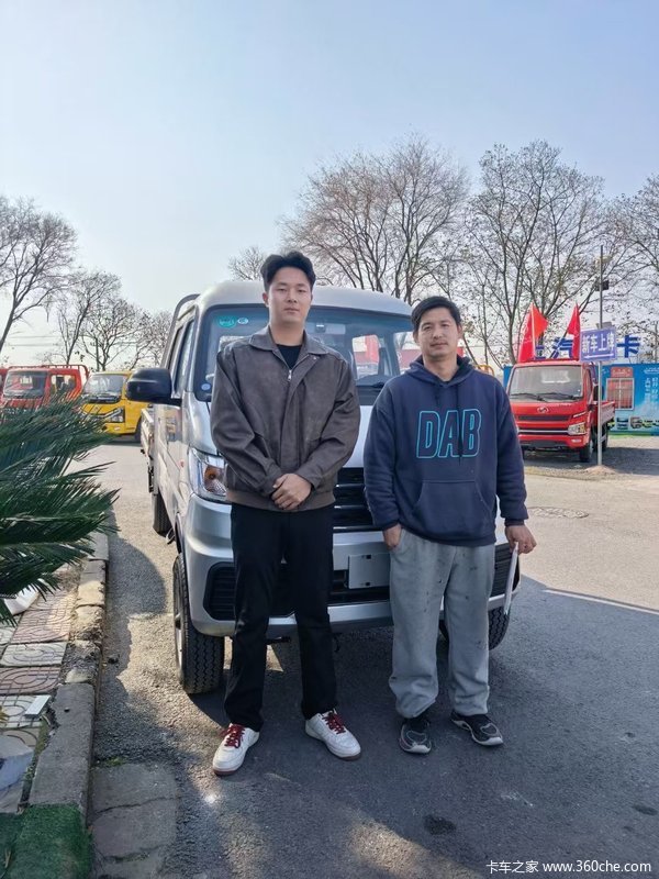 恭喜郭总 喜提东风小霸王W08载货车