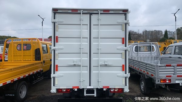 我公司现特价促销五菱动力125马力汽油厢车