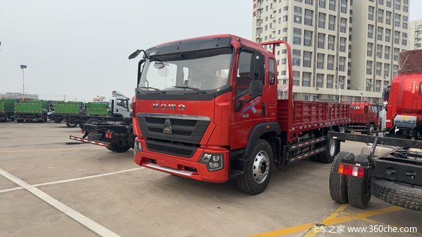 中国重汽HOWO G5X中卡 220马力 5.2米排半厢式载货车
