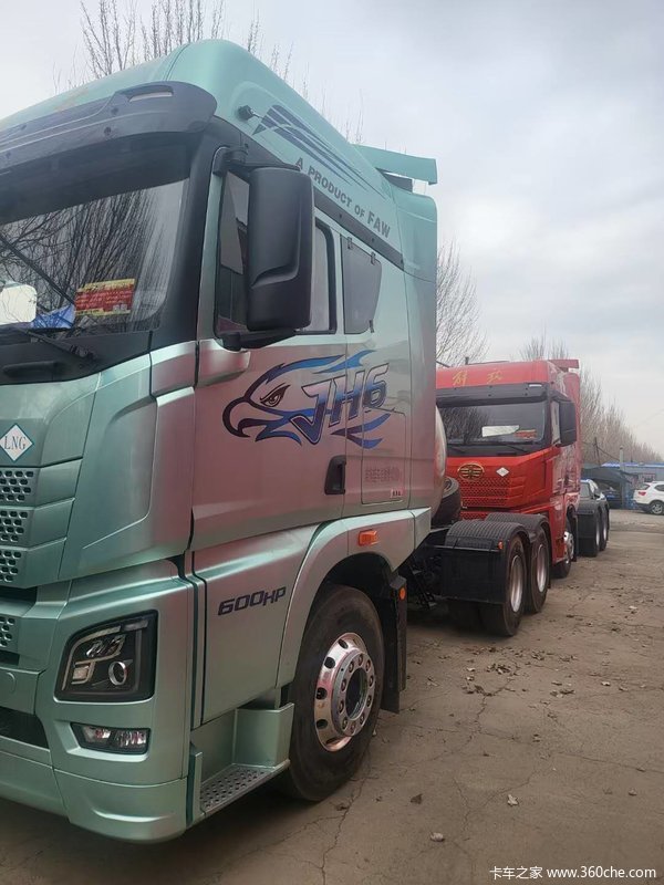 青岛解放 JH6重卡 460马力 6X4 5.8米LNG自卸车