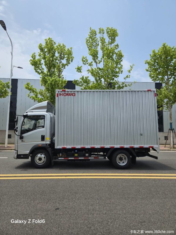 超高性价比4.2米厢式货车、重汽豪沃轻卡