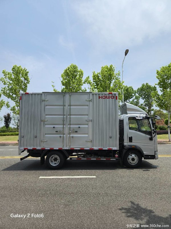 超高性价比4.2米厢式货车、重汽豪沃轻卡