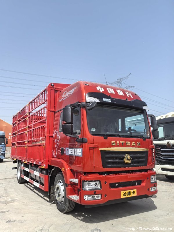汕德卡 首付2.8万提车 两年无息 330马力 自动挡 贯穿梁箱
