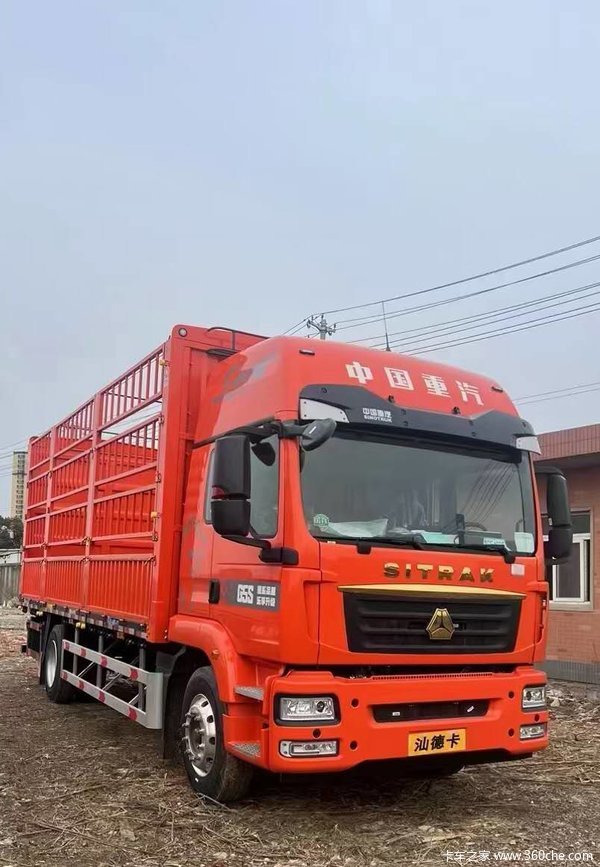 汕德卡 首付2.8万提车 两年无息 330马力 自动挡 贯穿梁箱