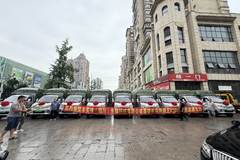 9台跨越王X3 PLUS EV电动载货车成功交付客户