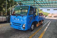 无锡圣邦恭喜王全桂 喜提全新顺达载货车