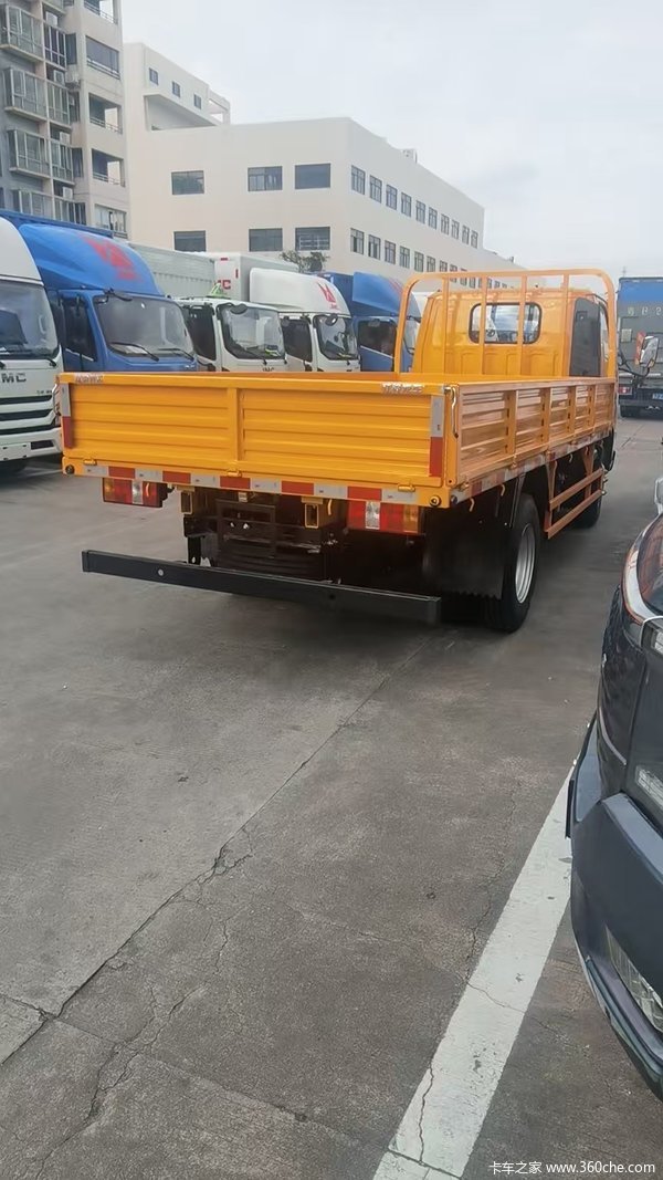 新车到店 深圳市顺达宽体载货车11万元起