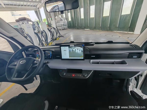 比亚迪小卡，物流拉货小能手，轴距短，驾驶灵活