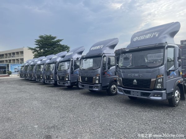 中国重汽HOWO 统帅 180马力 4.15米单排栏板轻卡