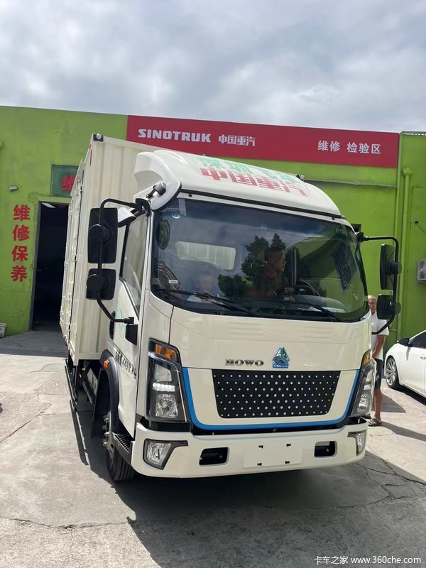 中国重汽HOWO 悍将 4.5T 4.15米单排纯电动厢式轻卡100kWh