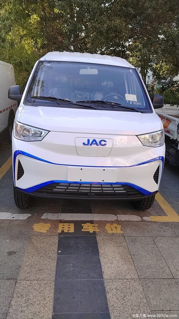 蓝猫M1电动封闭厢货无锡市火热促销中 让利高达0.5万