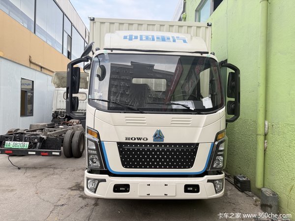 中国重汽HOWO 悍将 4.5T 4.15米单排纯电动厢式轻卡100kWh