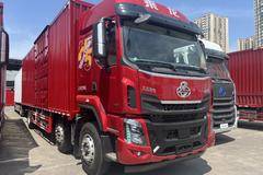 一公里省五六毛钱的赚钱神车 谁能不爱 连车带货25吨 比六米八的