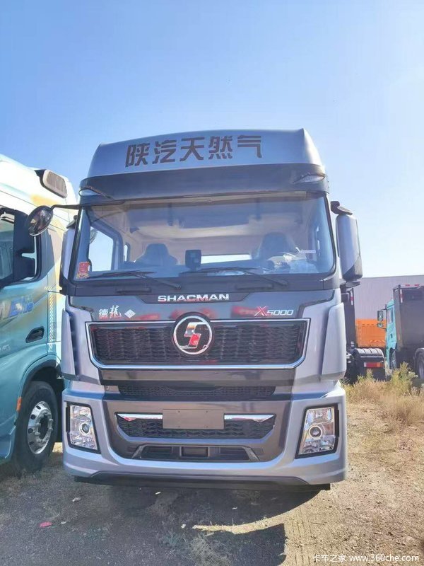 陕汽重卡 德龙X5000 经典版 480马力 6X4 LNG牵引车