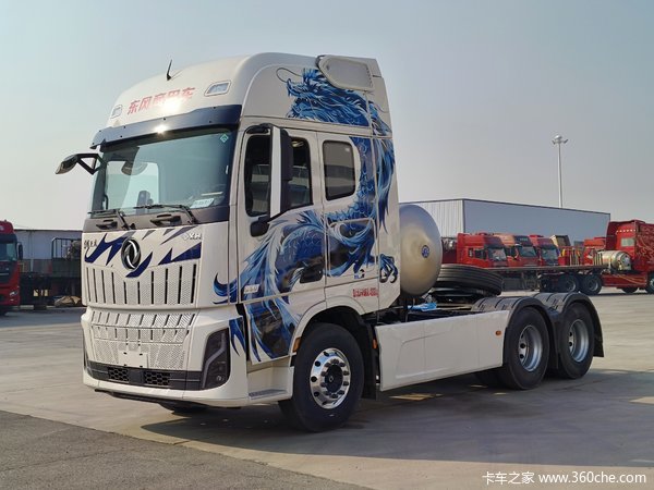 东风新款D600驾驶室，康明斯630马力，伊顿自动挡福伊特液缓