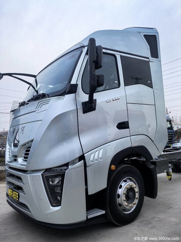 优惠4.4444万 中国重汽最高端 黄河 史上最宽最大驾驶室