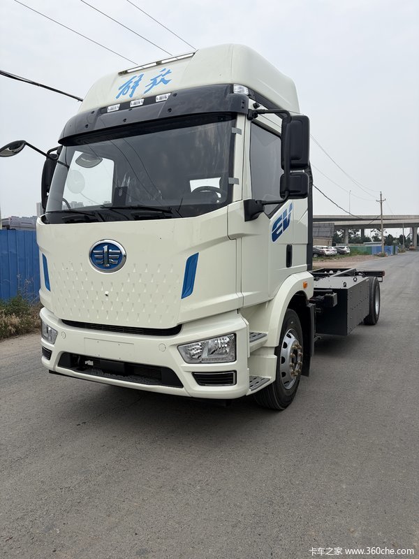路权新贵6.8载货车