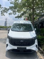 江铃新全顺 2023款 商旅型 2.0T汽油 220马力 9档自动 10/11/12座中轴中顶客车