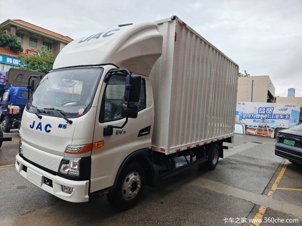 江淮新能帅铃EV5搭载宁德时代100.43度电，综合续航300