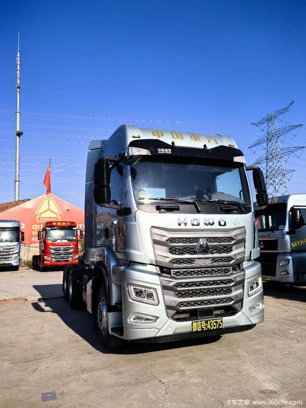 豪沃 TX7-N 超高顶 平地板 燃气牵引车 潍柴530马力