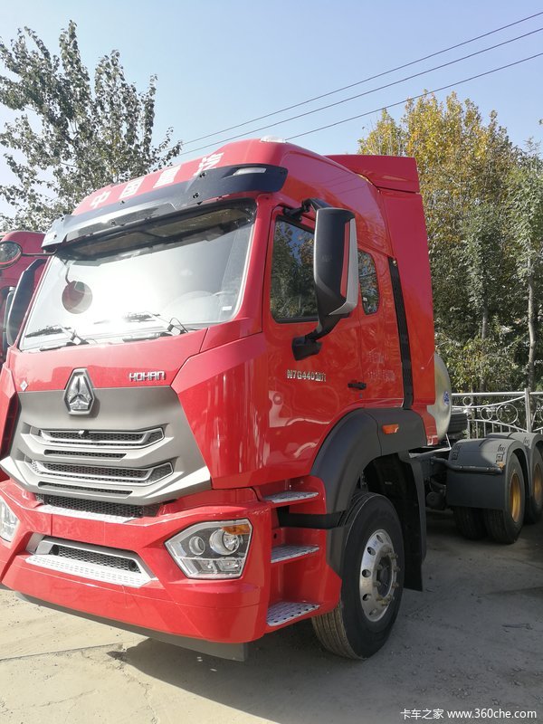 中国重汽 豪瀚n7g重卡 440马力 6x4 lng牵引车(国六)(zz4255v3846f1l)