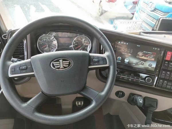 解放JH6550自动挡牵引车深圳市火热促销中 让利高达0.88万