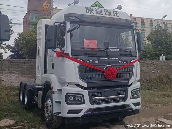 回馈客户德龙M3000S CNG牵引车仅售43万 