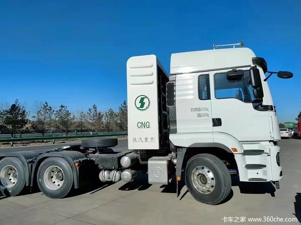 回馈客户德龙M3000S CNG牵引车仅售43万 