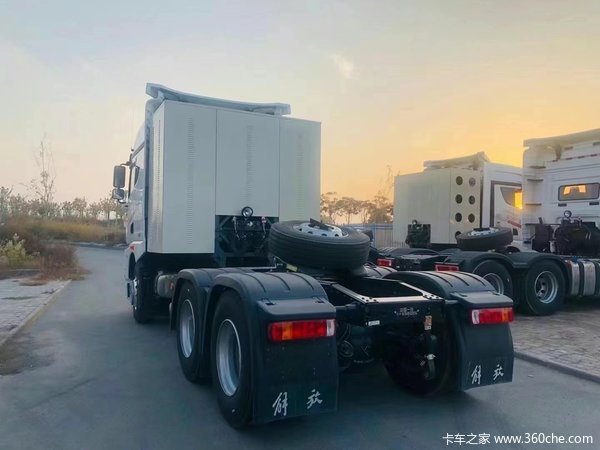 昌吉联强解放JH6CNG牵引车 国六现车