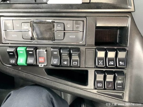 视频评测它能自动刹车跟车汕德卡c7h智能卡车试驾体验