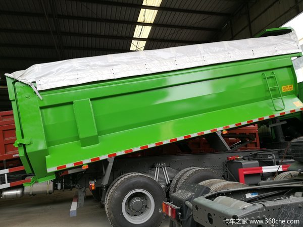 豪沃渣土车 现车多多 售价36.5万