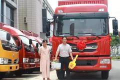 用户说 ▏两轴车的价格，三轴车的承载，东风中卡D12给力！