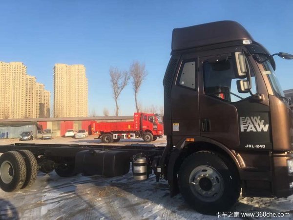 J6L240马力高顶双卧六米八新车到店