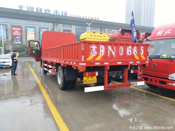 恭喜周老板喜提龙VH栏板车一台