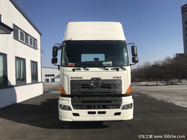 广汽日野臻值系宽卧铺版首批新车到店
