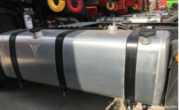 JH6 智尊550马力6X4牵引车新春促销