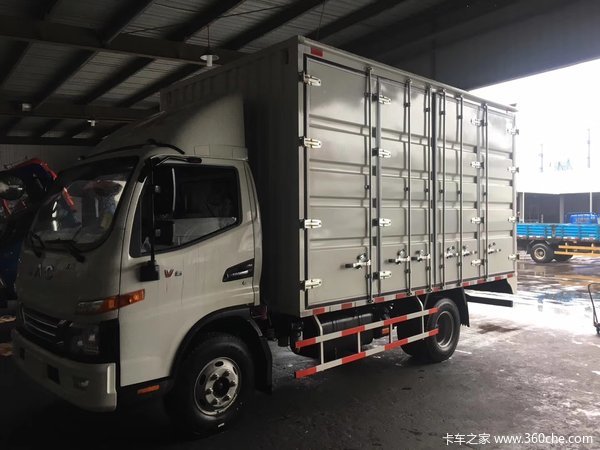 新车到店骏铃v6四开门厢式车仅售1058万