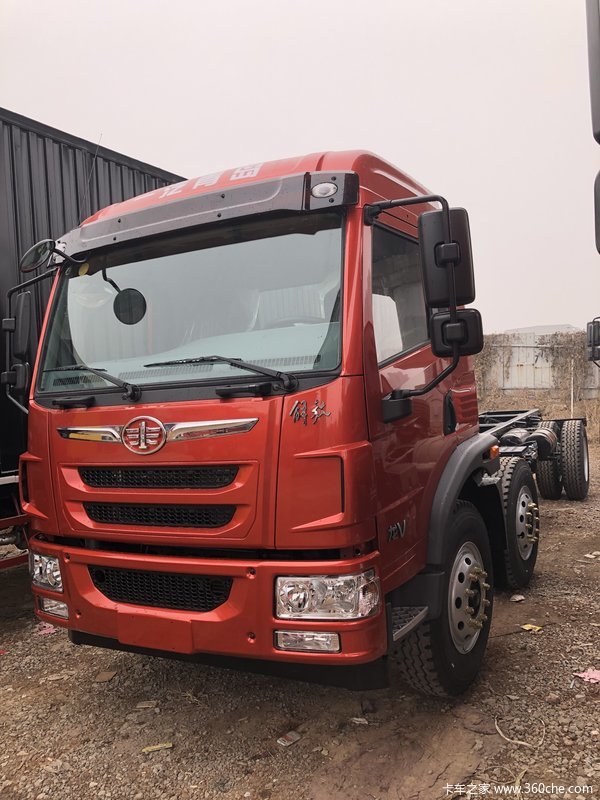 龙V6x2载货车新车到店，欢迎品鉴