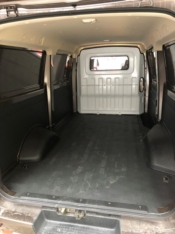 车主故事物流路上的好兄弟长安睿行m80