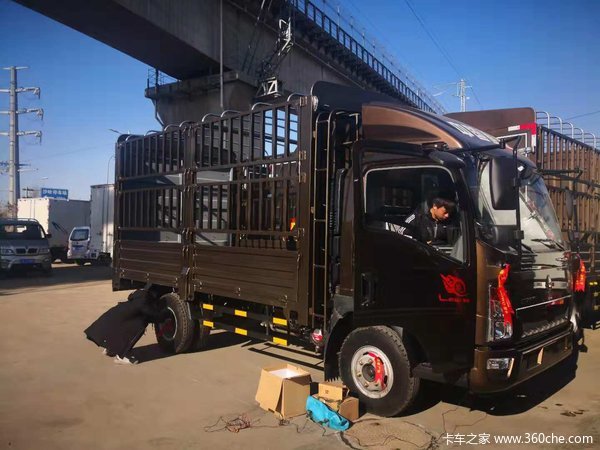 豪沃悍将170马力宽体2080驾驶室宽体货箱2300