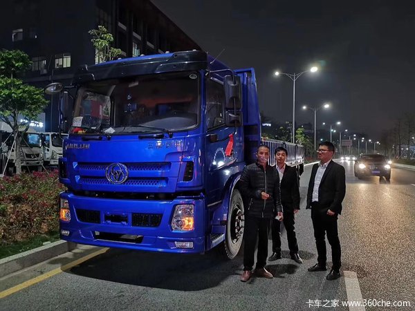 恭喜轻质砖厂老板白总 喜提三环前四后六栏板车
