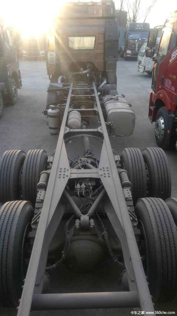 解放载货460马力单车架速比41优惠2万元