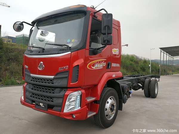 东风柳汽 新乘龙m3中卡 185马力 4x2 6.