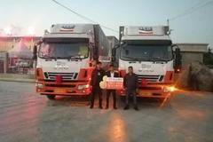 2台精品骏铃V9载货车成功交付四通一达大客户